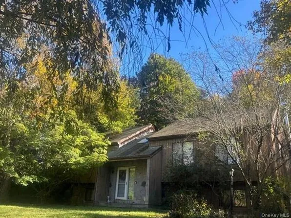 1203 OLD POST RD RTE 35, South Salem, NY 10590