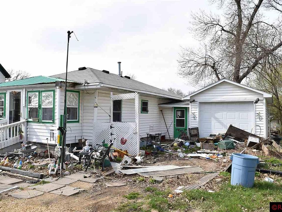 2nd image of 1015 E 5th St