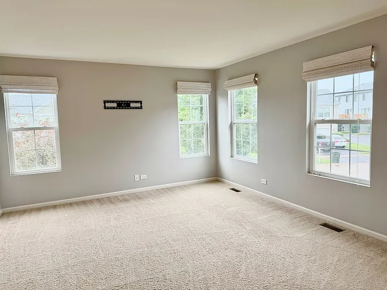 1678 Windward Dr — Photo 3
