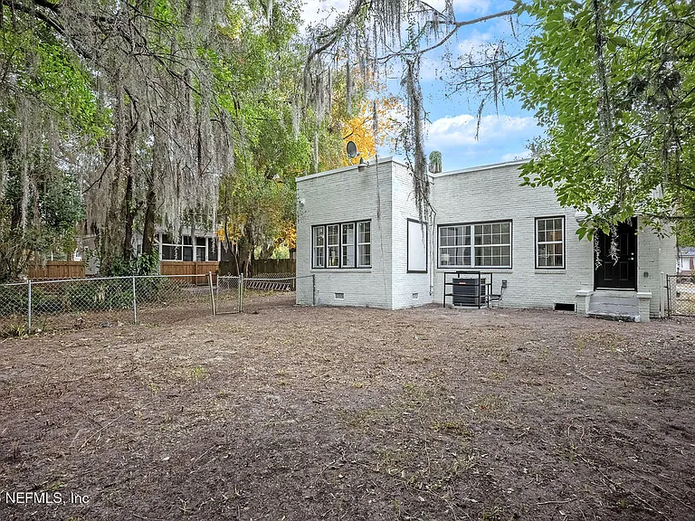 325 Alder St — Photo 36