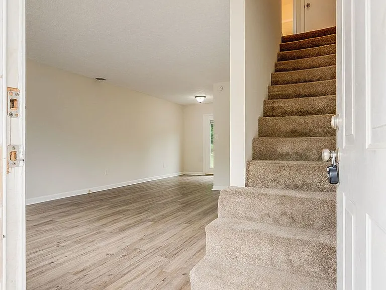 364 Fir St — Photo 2