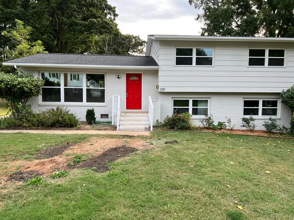 1210 Squirrel Hill Rd, Charlotte, NC 28213