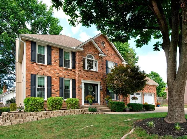 1079 NE Greenwood Ct, Blue Springs, MO 64014