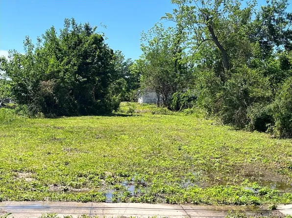 1720 Medora St, Lake Charles, LA 70601