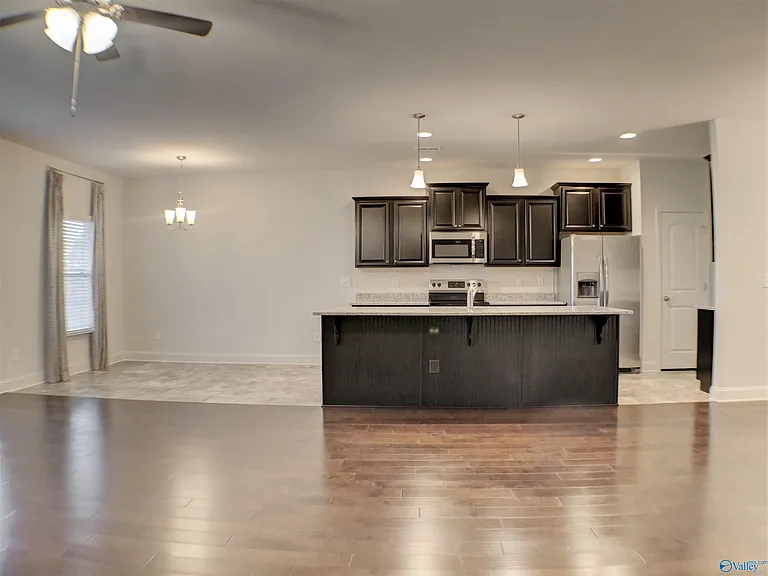 210 Properzi Way SW — Photo 6