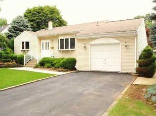 33 Meeker Ave, Edison, NJ 08817