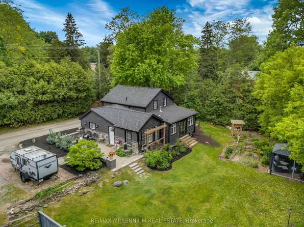 1510 Station Rd, Caledon, ON L7C 3M2