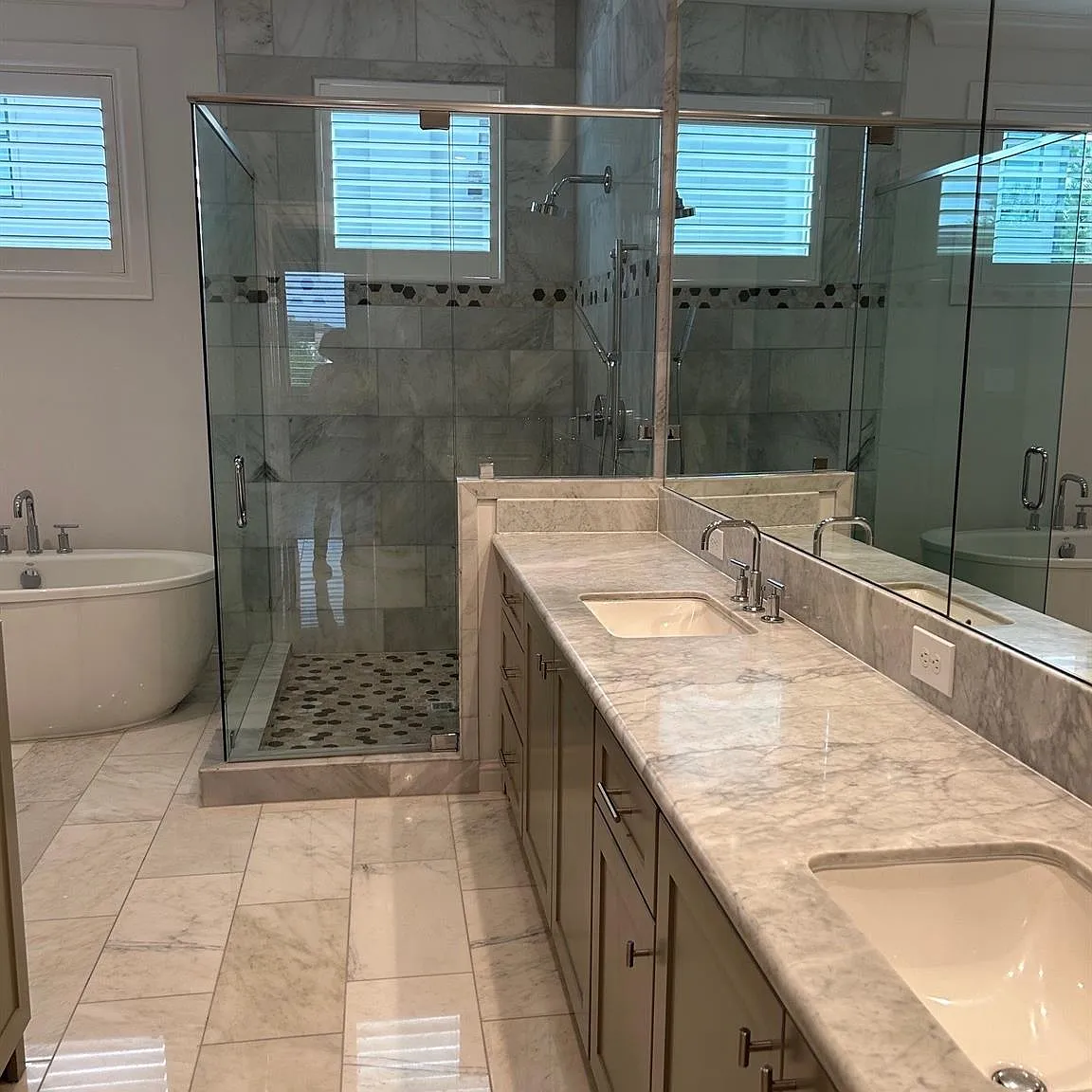 3 bed, 3.5 bath, 3142 sqft, $8,000 — Photo 3