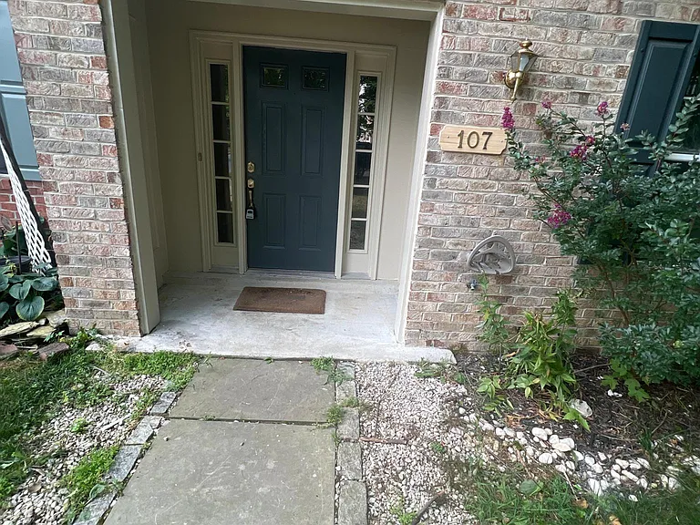 107 Rock Creek Ct — Photo 18