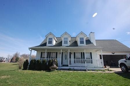 1st image of 140 Rolling Oaks Dr
