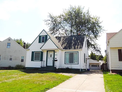 18512 Lewis Dr Photo 1