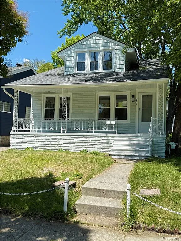 4 bed, 2.0 bath, 1240 sqft, $2,100 — Photo 3