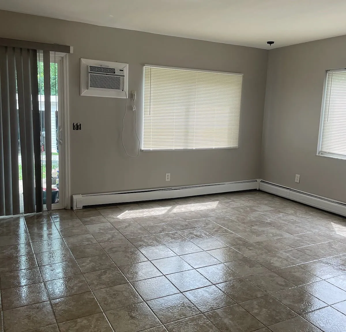 2 bed, 900 sqft, $1,200 — Photo 3