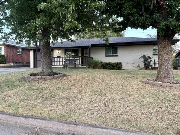 210 SE Elmhurst Ave, Bartlesville, OK 74006