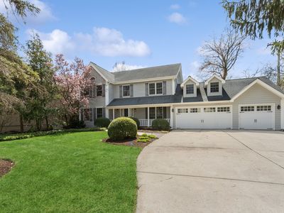 435 Naperville Rd, Clarendon Hills, IL, 60514