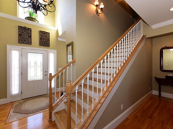 4th image of 525 Cypress Dr