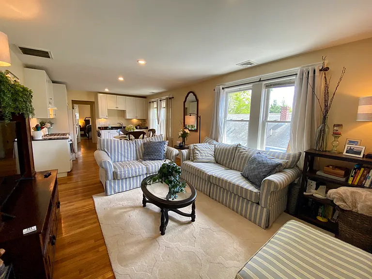 38 Grossman St #2L — Photo 1