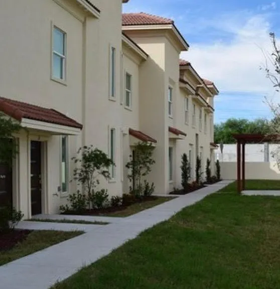 1412 E Keeton Ave #18 — Photo 3