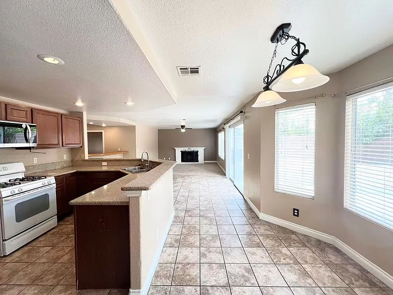 8248 Aqua Spray Ave — Photo 12