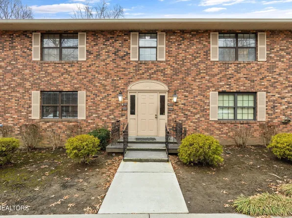 810 Highland Dr APT 201, Knoxville, TN 37912