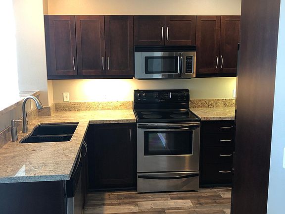 5th image of 427 9th Ave Unit 1404