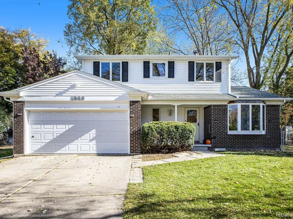 1968 Rutgers Cir, East Lansing, MI 48823