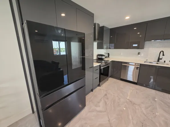 525 Stanford Rd, Burbank, CA 91504