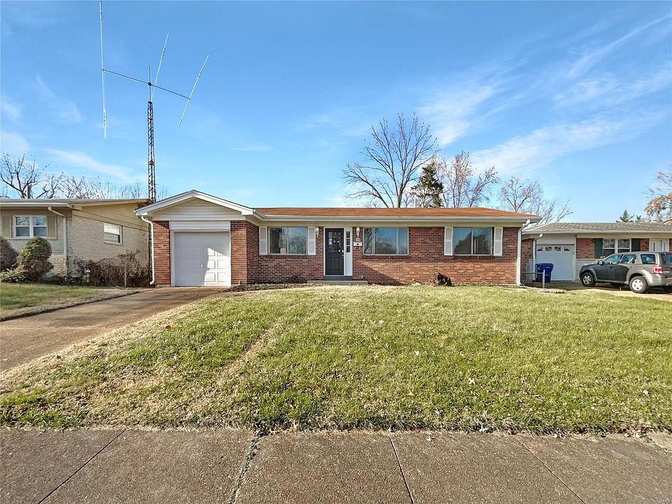 1st image of 24 Hammes Dr