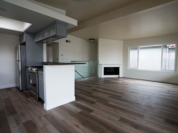 2nd image of 729 Manhattan Beach Blvd #A