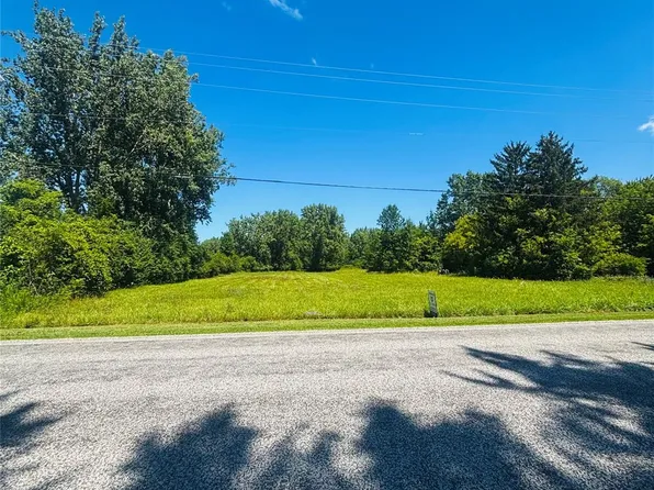 2000 Mapleridge Rd, Saginaw, MI 48604