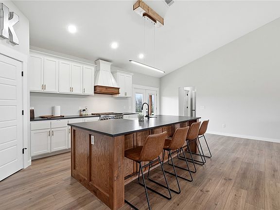 5th image of 16731 Patton Rd