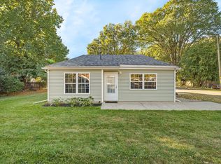 206 1/2 E Wapella St, Minooka, IL 60447