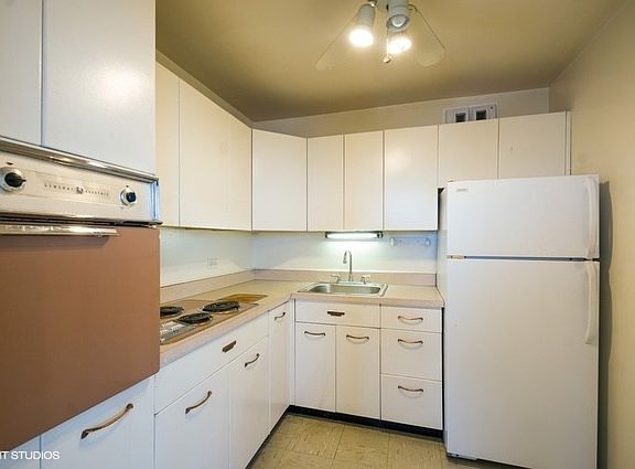 5th image of 3550 N Lake Shore Dr APT 2614