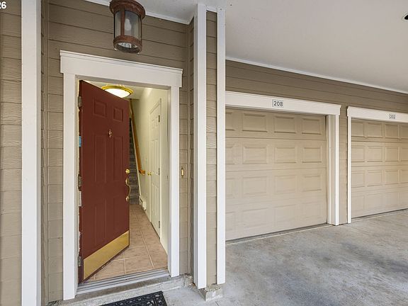2nd image of 1231 NE Horizon Loop Unit 208