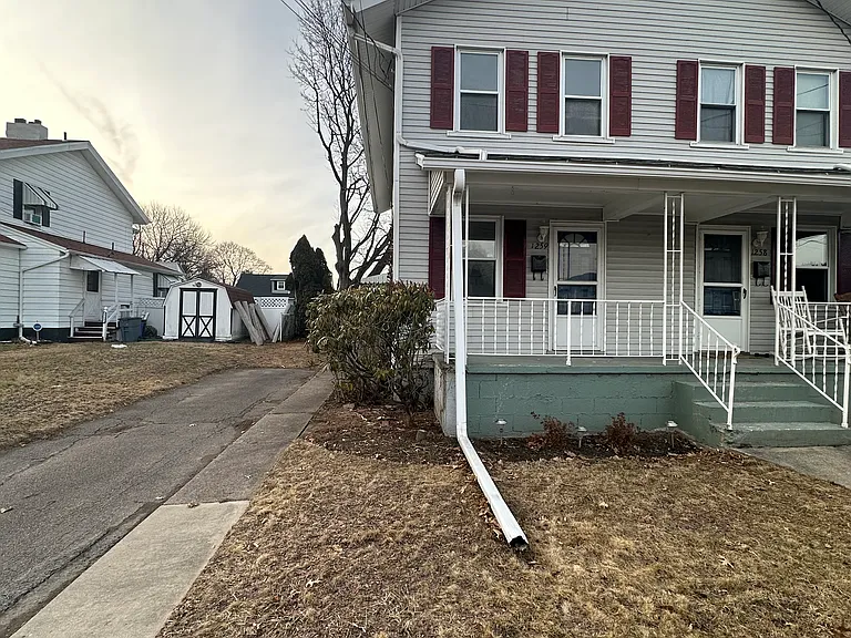 1259 Sively St — Photo 2