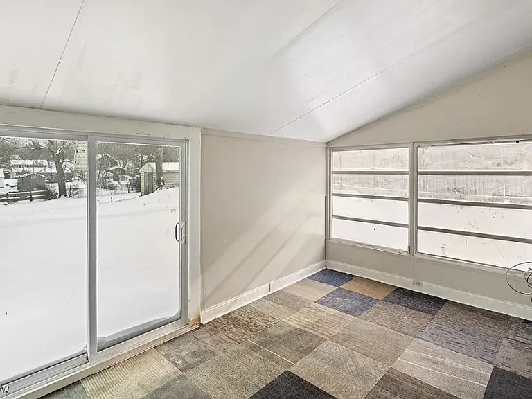 625 Wyandot Ave — Photo 13