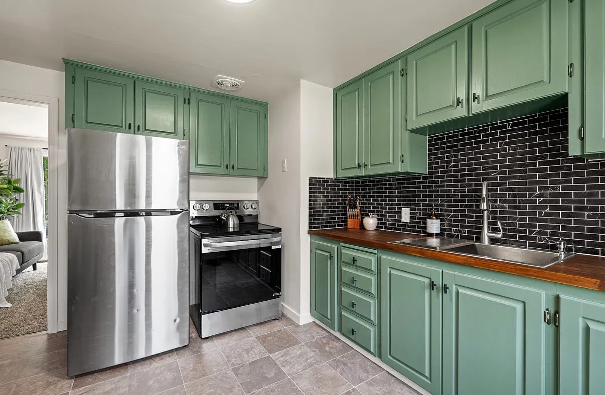 3 bed, 1452 sqft, $2,500 — Photo 4