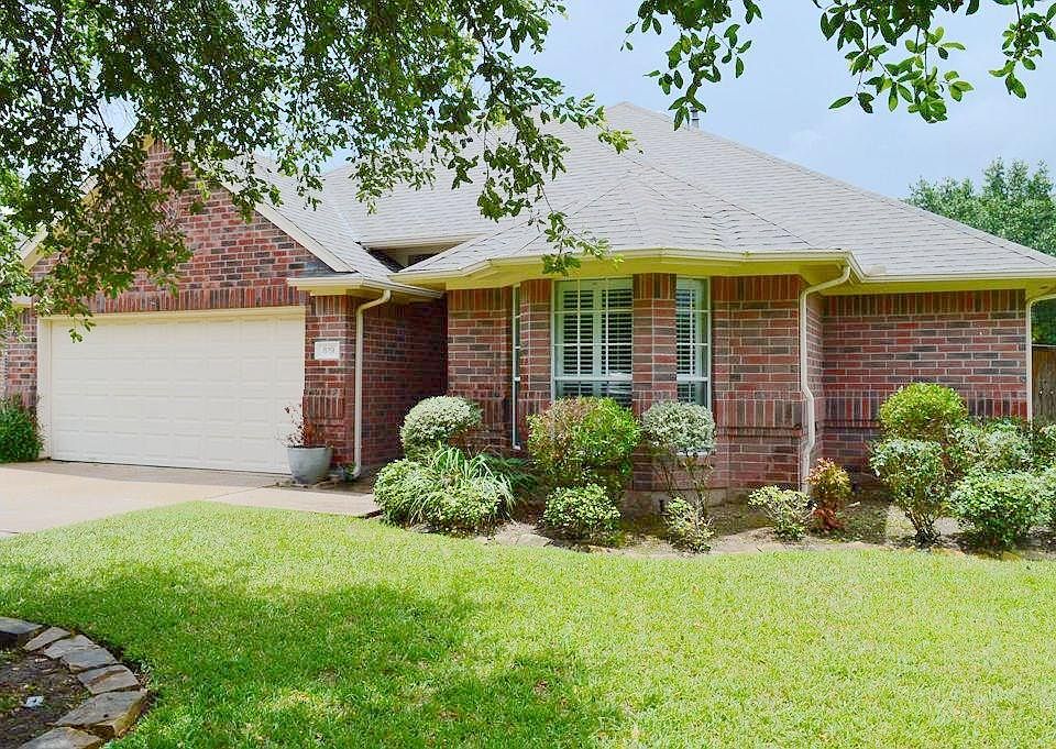 1st image of 819 Deer Hollow Dr