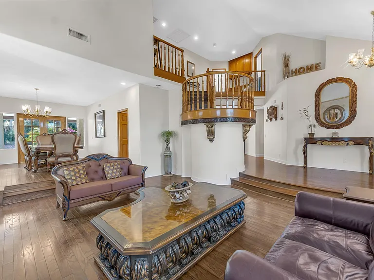 26940 Whitehorse Pl — Photo 6