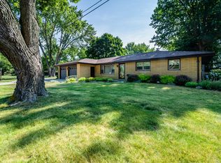 1686 N Teakwood Dr, Stevensville, MI 49127