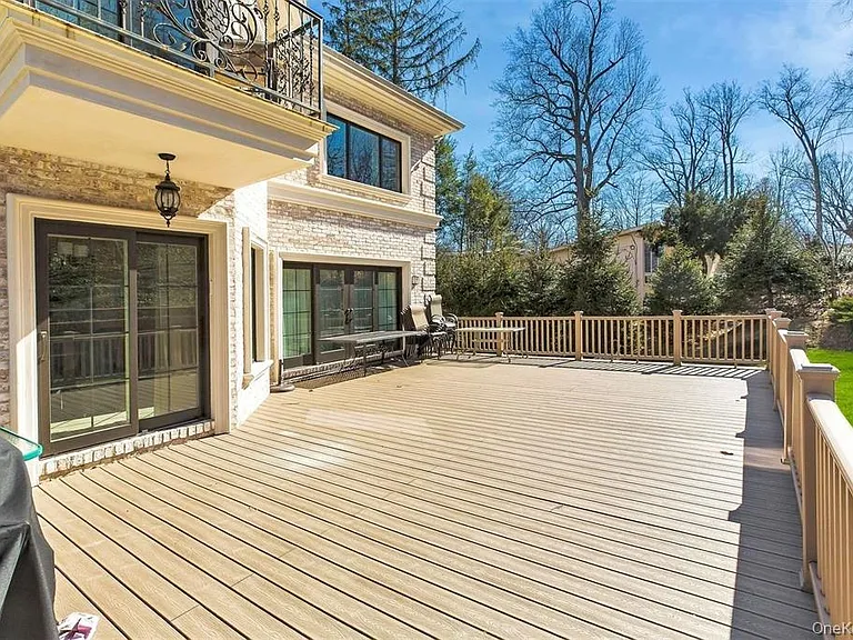 26 Spring Ln — Photo 18
