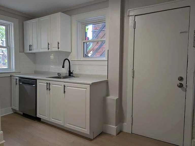 714 Elliott St — Photo 12