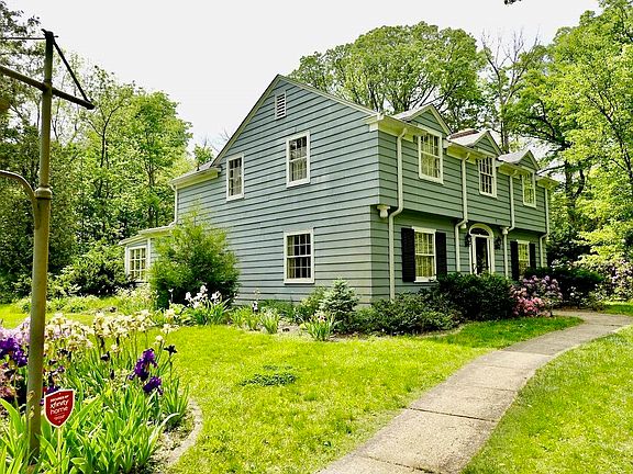 2nd image of 3411 S Burlington Dr