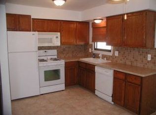 12688 Hipp St, Taylor, MI 48180