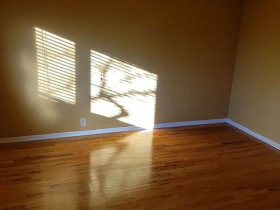 Master Bedroom - Pic 2