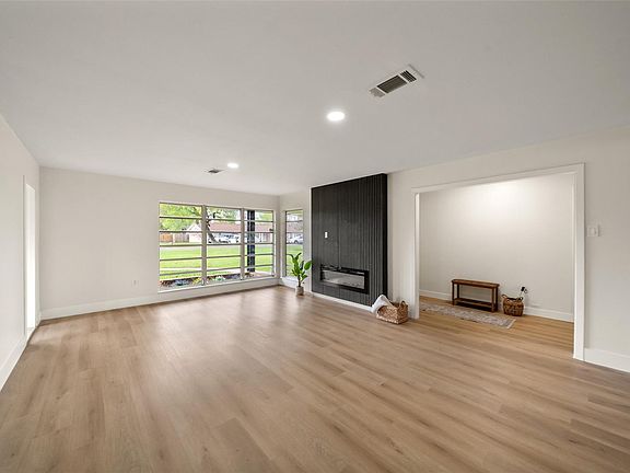 3rd image of 124 Lazy Ln