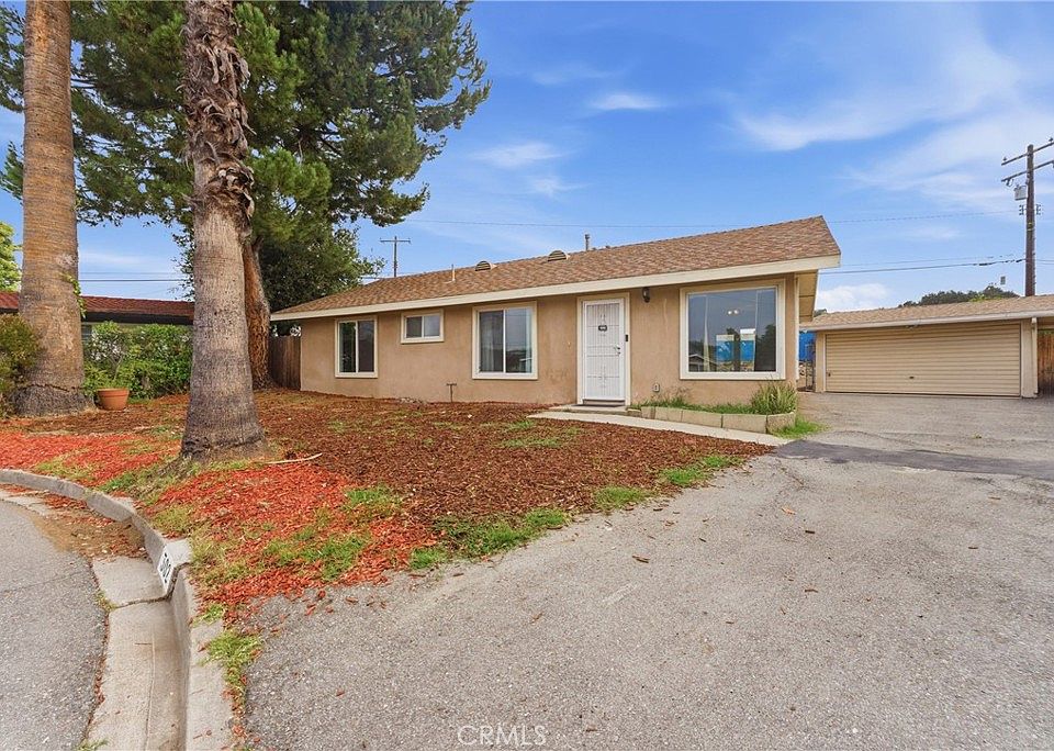 1st image of 302 S Treanor Ave