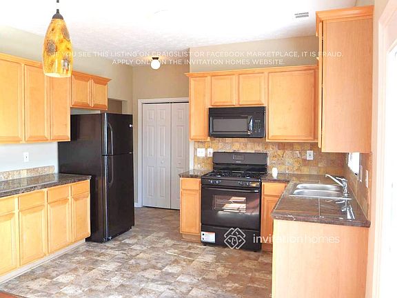 3rd image of 940 Clairidge Ln