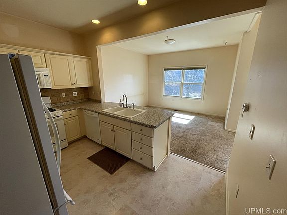 4th image of 1269 Lakeshore Park Pl