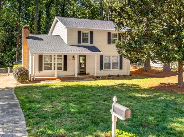 5808 Caledonia St, Raleigh, NC 27609
